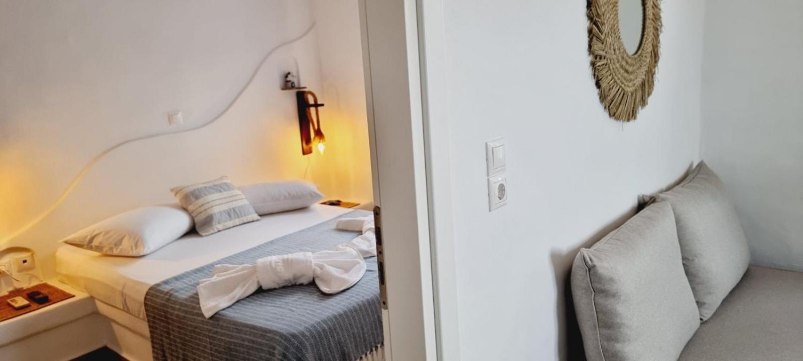 Syros Apartments Suites Chryssonisos Kini Exteriör bild