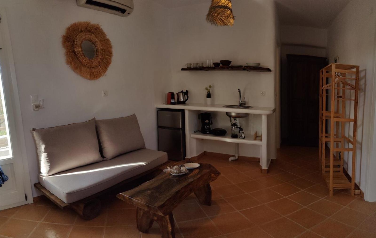 Syros Apartments Suites Chryssonisos Kini Exteriör bild