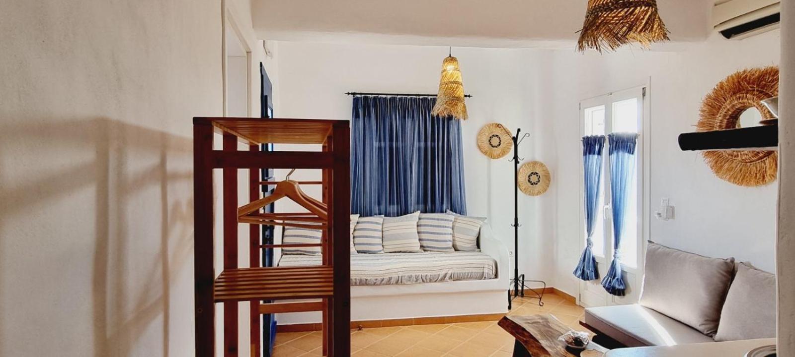 Syros Apartments Suites Chryssonisos Kini Exteriör bild